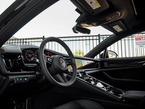 2026 Porsche Panamera 4