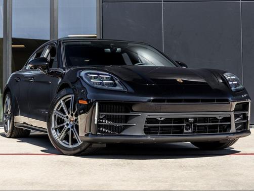 2026 Porsche Panamera 4