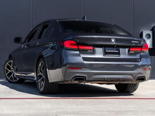 2021 BMW 540 540i