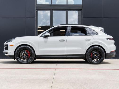 Chalk 2026 Porsche Cayenne S