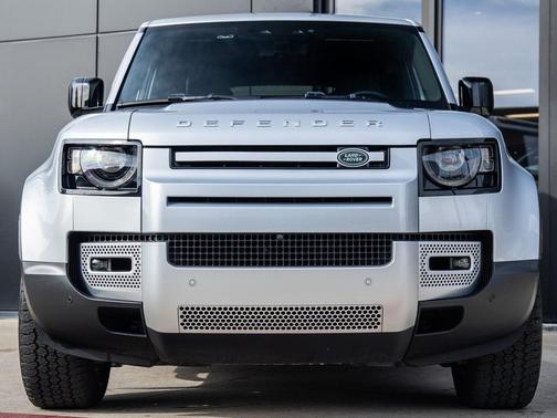 2024 Land Rover Defender 110 P500 SE