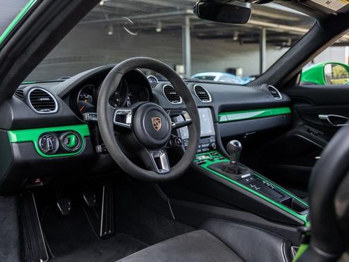 2023 Porsche 718 Cayman GTS 4.0