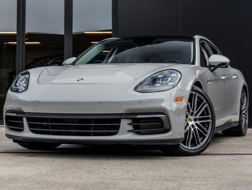 2018 Porsche Panamera 4