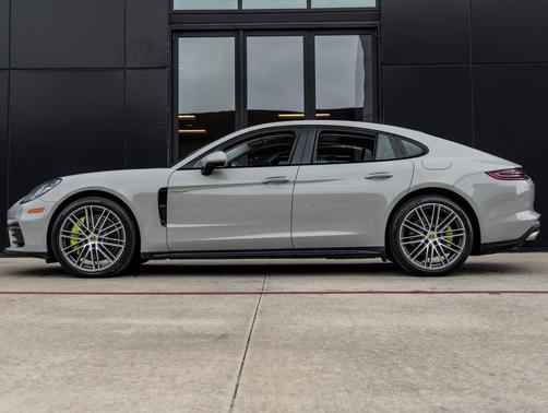 2018 Porsche Panamera 4