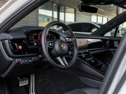 2026 Porsche Panamera GTS
