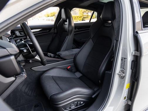 2026 Porsche Panamera GTS