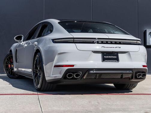 2026 Porsche Panamera GTS