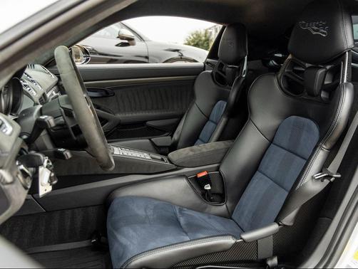 2025 Porsche 718 Cayman GT4 RS