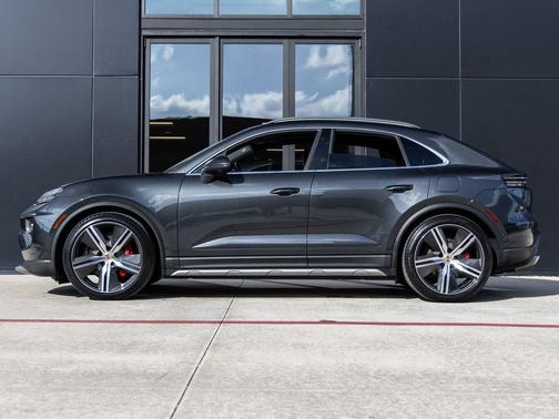 2025 Porsche Macan 4S