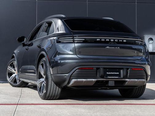 2025 Porsche Macan 4S