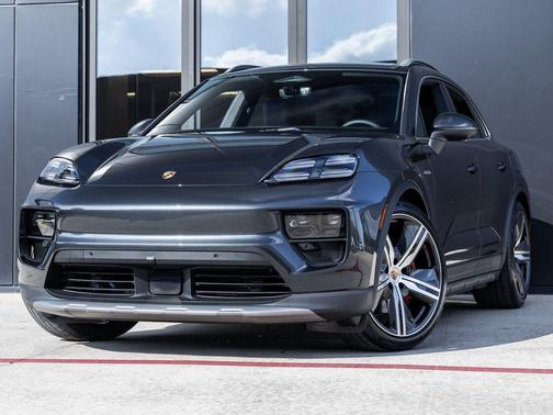 2025 Porsche Macan 4S