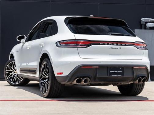 2022 Porsche Macan Base