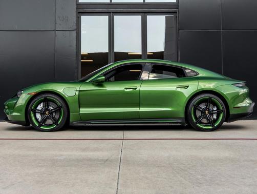 2022 Porsche Taycan Base