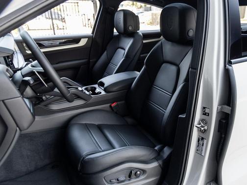 2026 Porsche Cayenne S