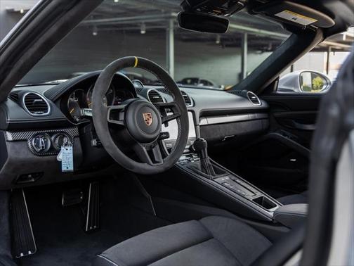 2025 Porsche 718 Spyder RS