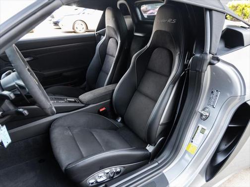 2025 Porsche 718 Spyder RS