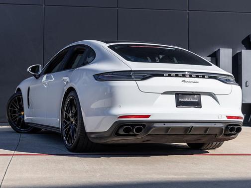 2022 Porsche Panamera Platinum Edition