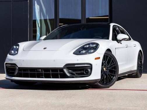 2022 Porsche Panamera Platinum Edition