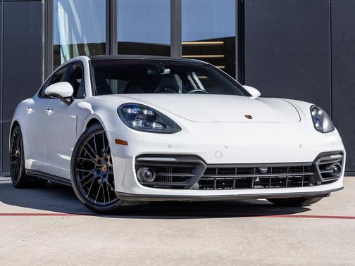 2022 Porsche Panamera Platinum Edition