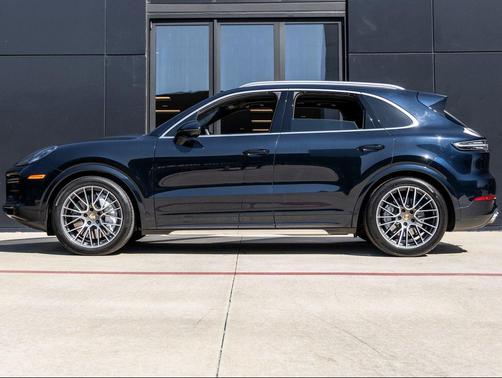 2023 Porsche Cayenne Turbo