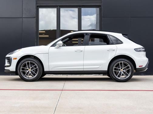 2025 Porsche Macan T