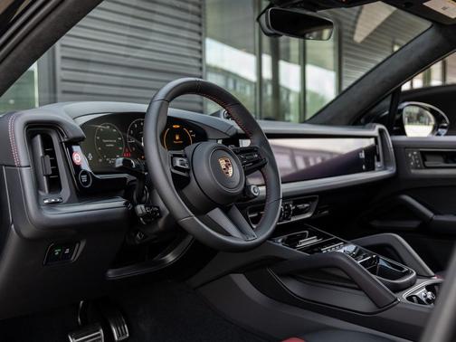 2026 Porsche Cayenne GTS