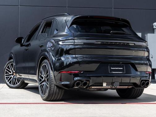 2026 Porsche Cayenne GTS