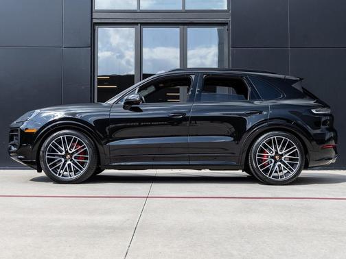 2026 Porsche Cayenne GTS