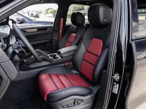 2026 Porsche Cayenne GTS