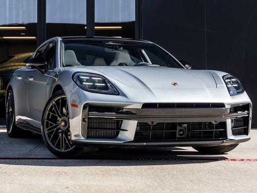 Dolomite Silver Metallic 2026 Porsche Panamera GTS
