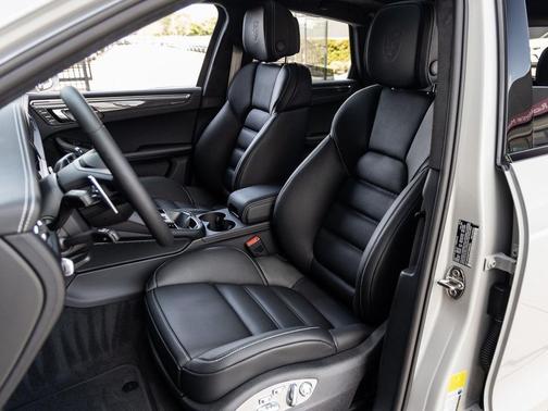 2026 Porsche Macan GTS