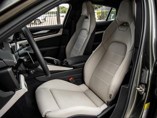 2025 Porsche Panamera 