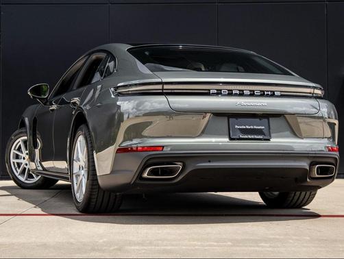 2025 Porsche Panamera 