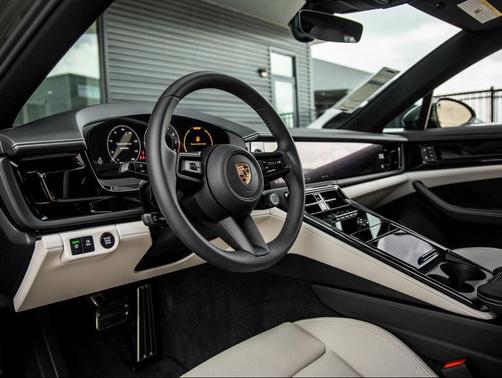 2025 Porsche Panamera 