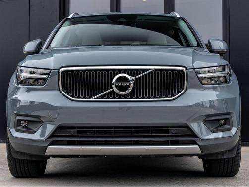 2021 Volvo XC40 T5 Momentum