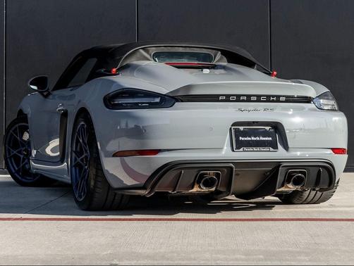 2025 Porsche 718 Spyder RS