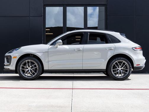 2025 Porsche Macan T
