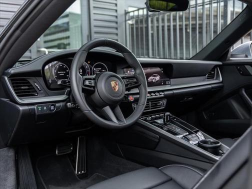 2025 Porsche 911 Carrera
