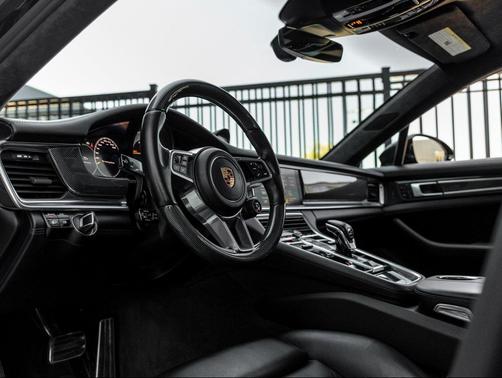 2018 Porsche Panamera Turbo