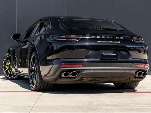 2018 Porsche Panamera Turbo