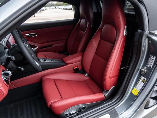 2025 Porsche 718 Boxster S