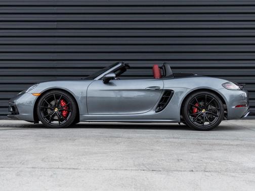 2025 Porsche 718 Boxster S