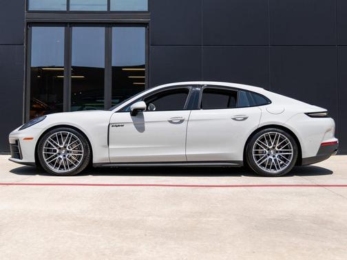 2026 Porsche Panamera 4 E-Hybrid