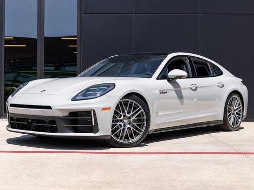 2026 Porsche Panamera 4 E-Hybrid