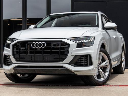 Glacier White Metallic 2023 Audi Q8 55 Premium