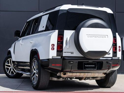 2023 Land Rover Defender 110 X-Dynamic SE