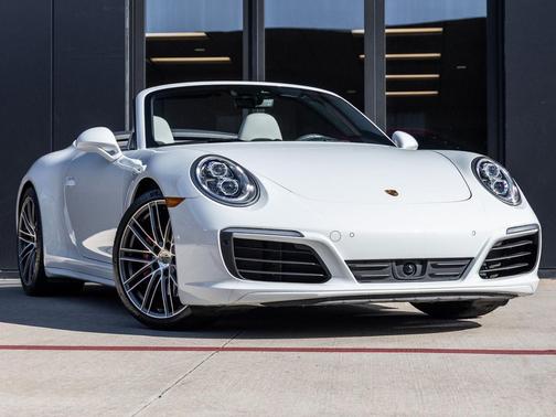 2019 Porsche 911 Carrera 4S Cabriolet