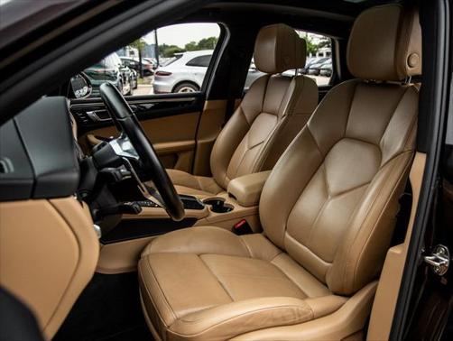 2018 Porsche Macan Base
