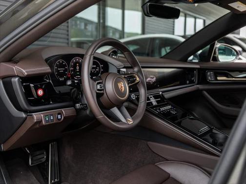 2025 Porsche Panamera E-Hybrid 4