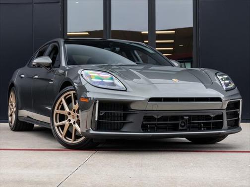 2025 Porsche Panamera E-Hybrid 4